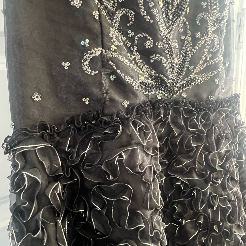 Elegant Black Strapless Prom Dress with Lace up Back - Picture 3 of 7